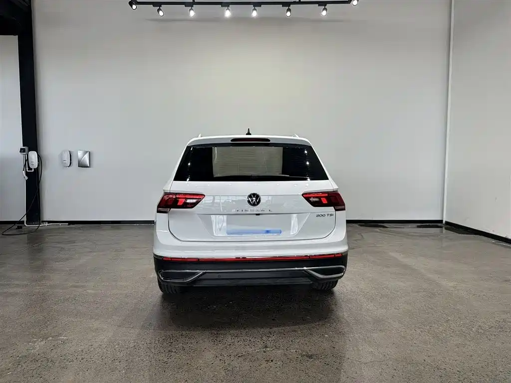 Volkswagen Tiguan L 2023 300TSI Automatic 2WD Smart Enjoyment Edition фото 8