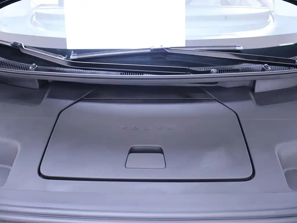 Volvo EM90 2024 2025 Ultra Six-Seater