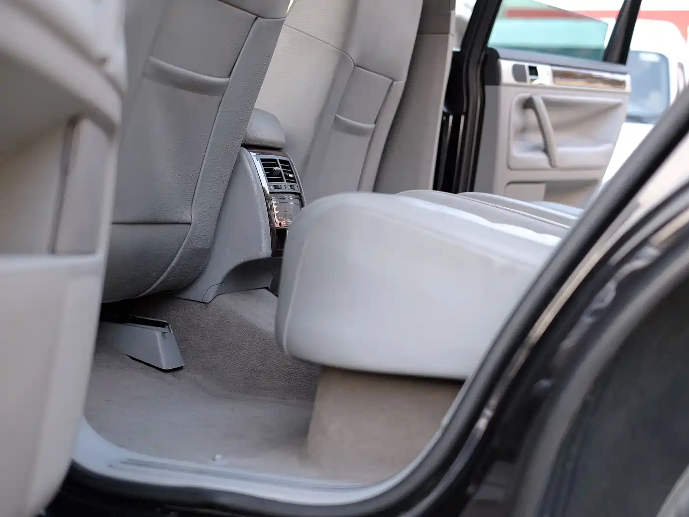 Volkswagen Touareg 2007 3.6L Luxury фото 30