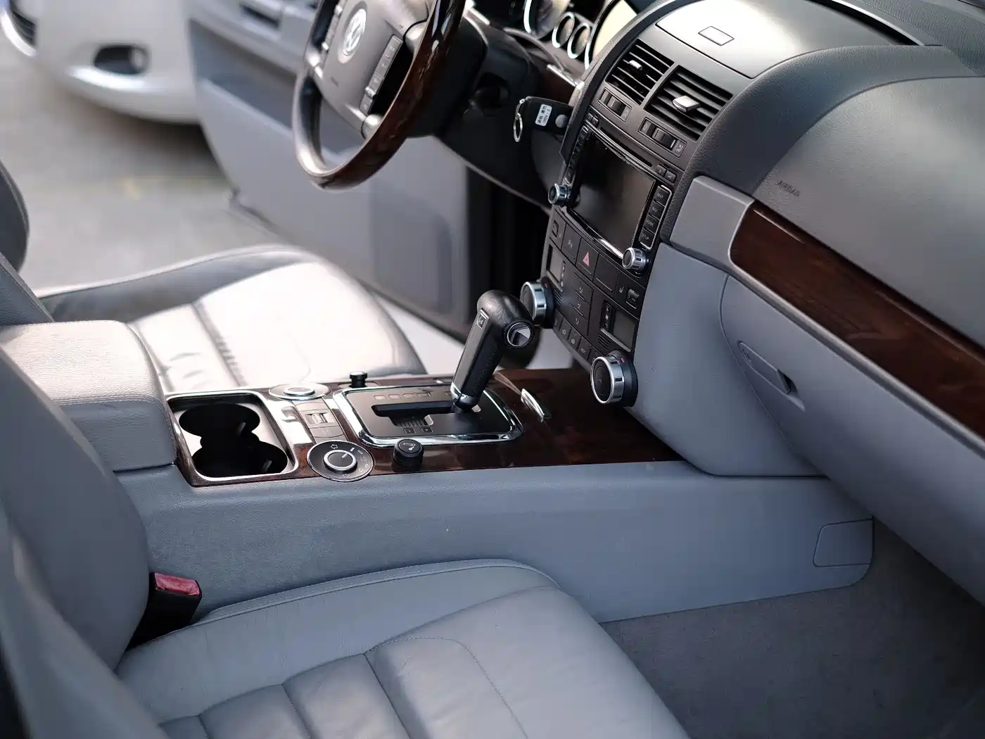 Volkswagen Touareg 2007 3.6L Luxury фото 47