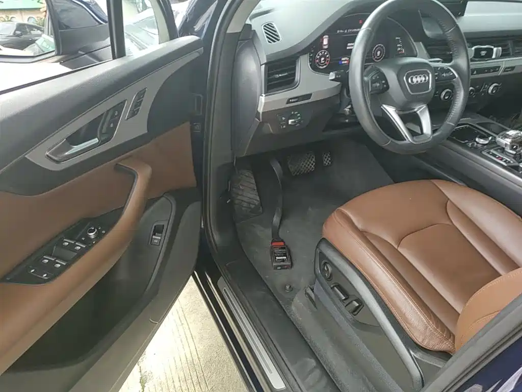 Audi Q7 2019 45 TFSI Comfort фото 16