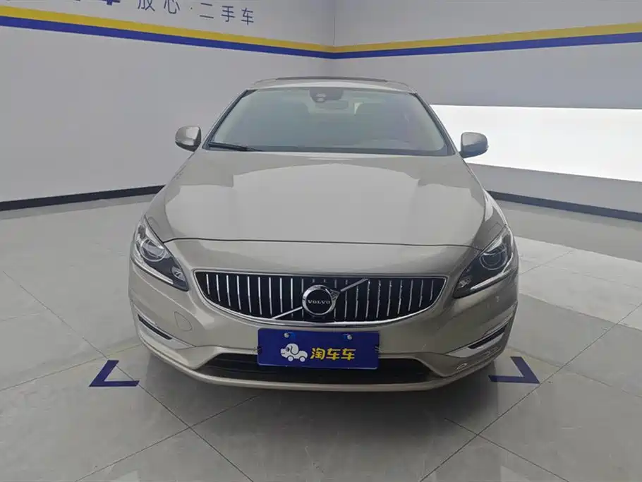 Фото 2 - Volvo S60