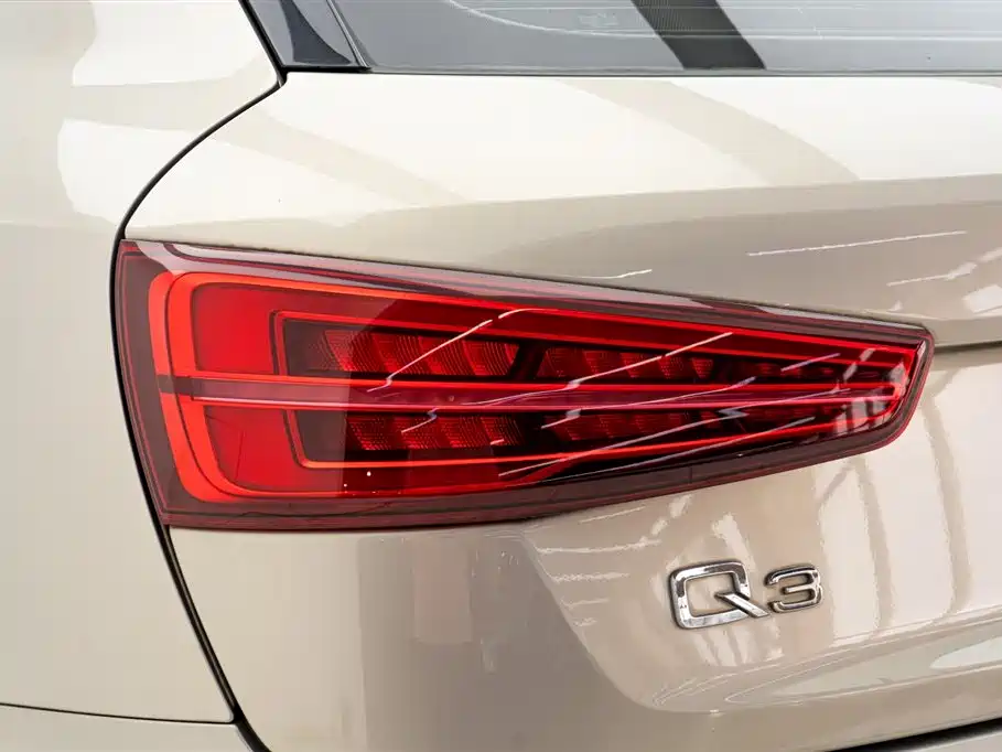 Audi Q3 2018 30th Anniversary Edition 35 TFSI Fashion фото 11