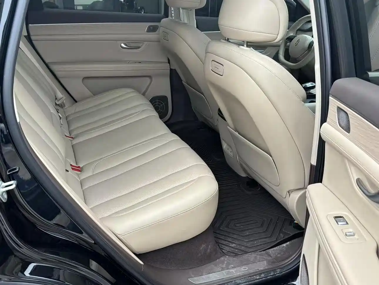 AITO Wenjie AITO M7 2024 1.5T Smart Drive 4WD Ultra 5-seater фото 10