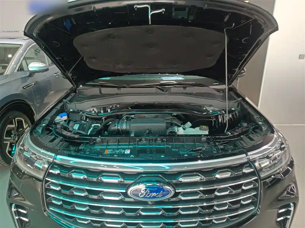 Фото 20 - Ford Explorer