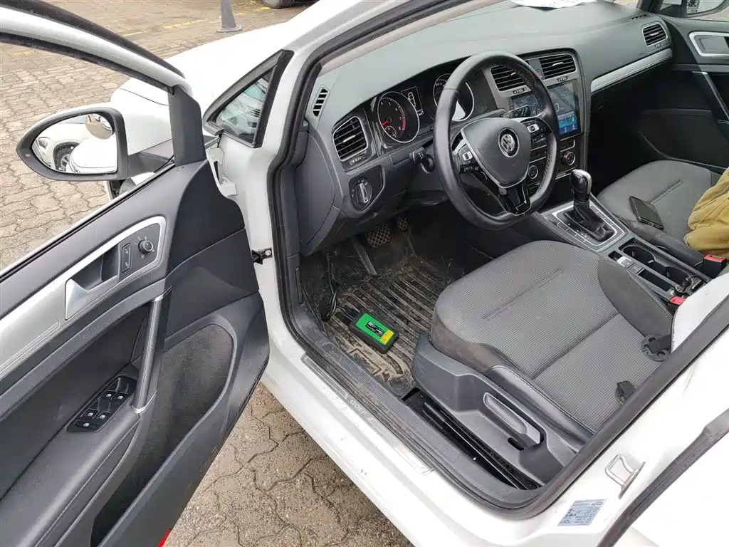 Volkswagen Golf 2018 1.6L Automatic Comfort фото 12