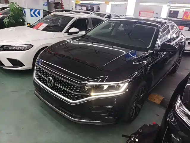 Volkswagen Passat 2022