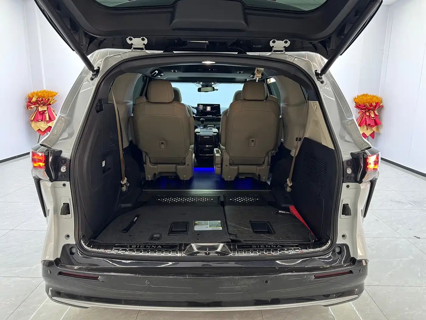 Toyota Sienna 2021 2.5L Hybrid Luxury Edition фото 11