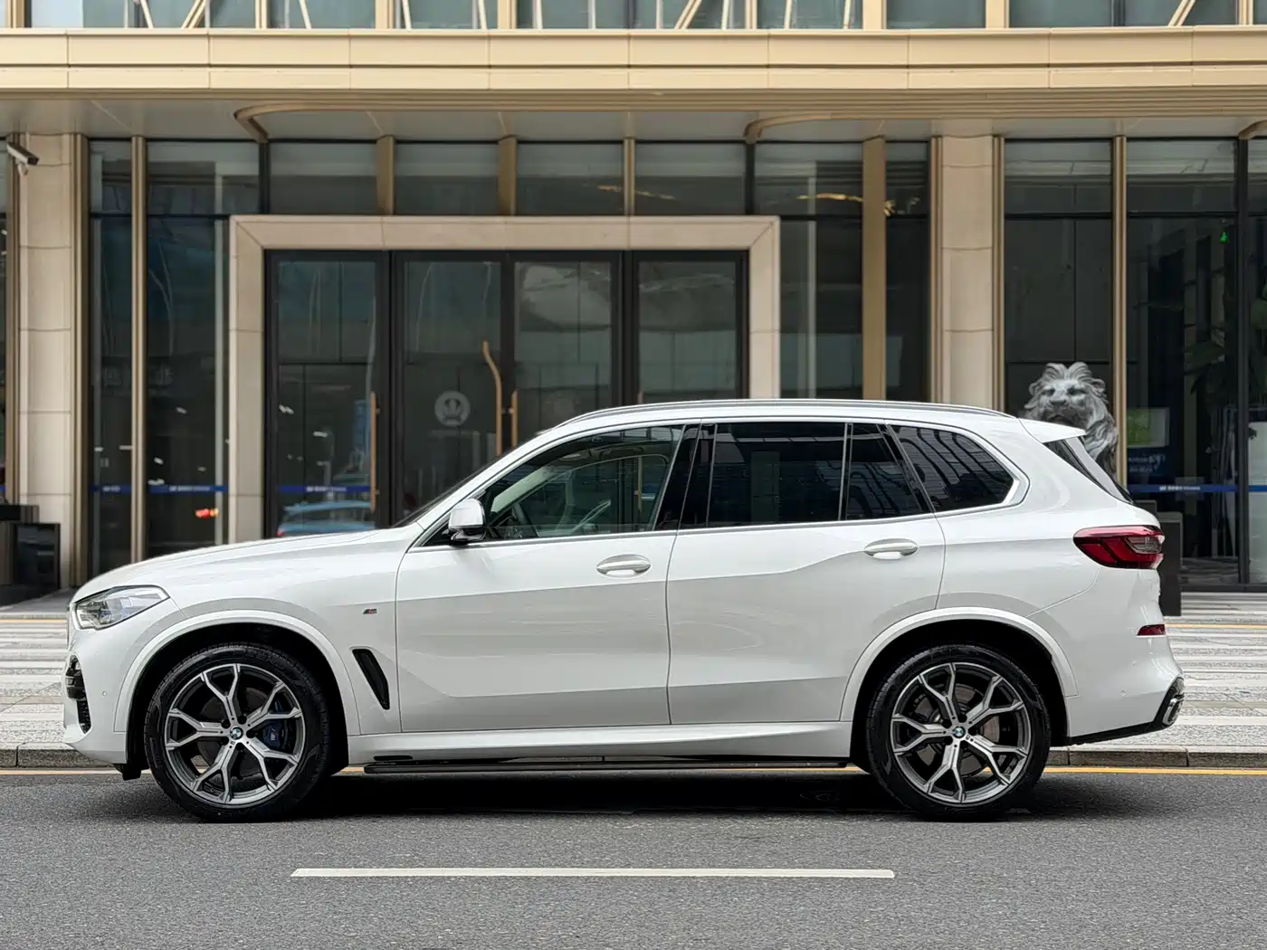 BMW X5 (Import) 2021 Facelift xDrive40i Exclusive M Sport Package фото 4