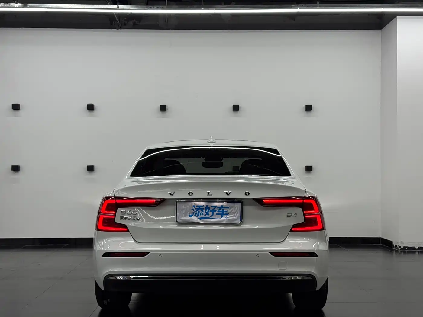 Фото 14 - Volvo S60