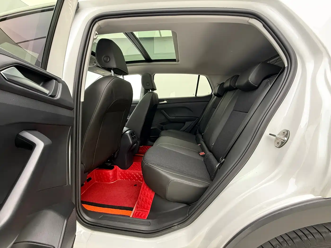 Volkswagen Tanying 2021 1.5L Automatic Smart Connect Edition фото 10