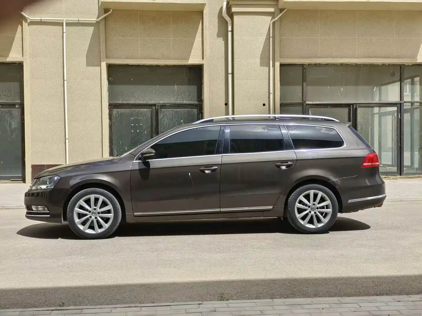 Volkswagen Magotan (Import) 2012 Wagon 2.0TSI Comfort фото 3