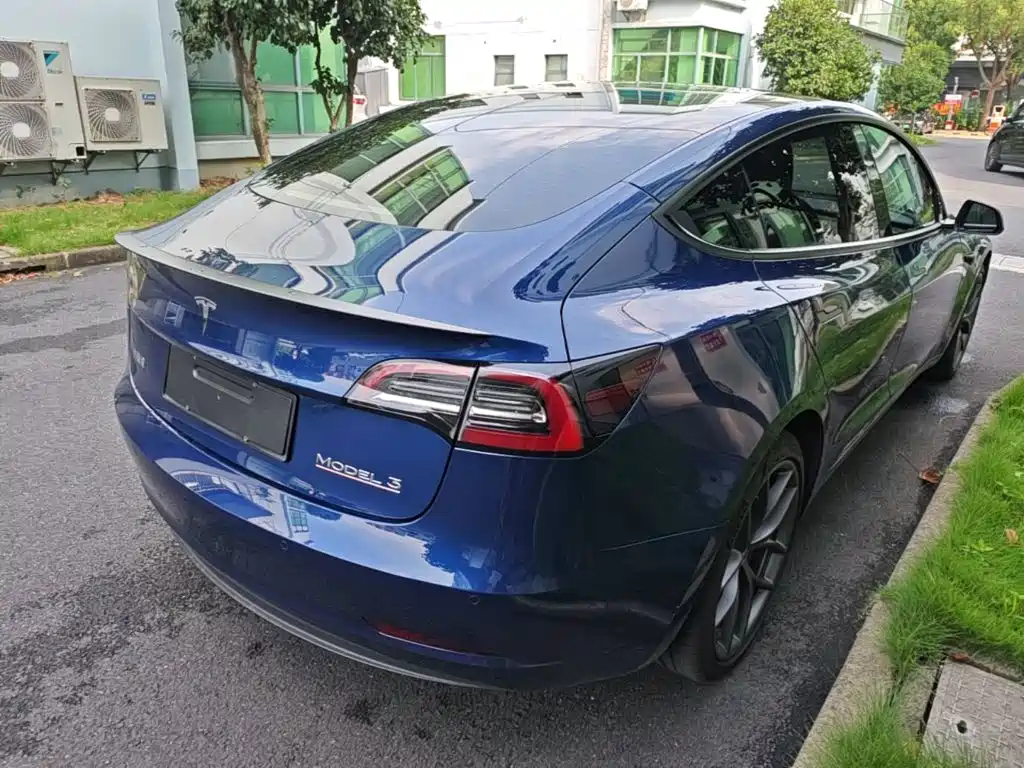 Фото 7 - Tesla Model 3