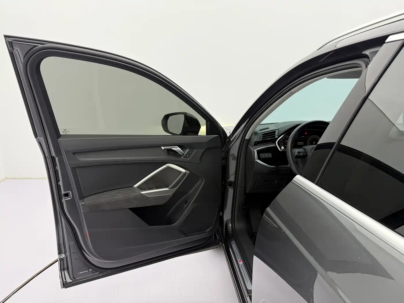 Audi Q3 2023 35 TFSI Fashion Dynamic (1.4T) фото 23