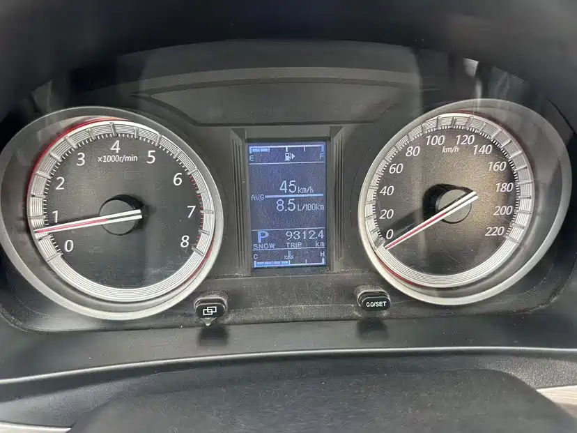 Dongfeng Fengxing Jingyi X5 2017 2017 1.6L CVT Luxury