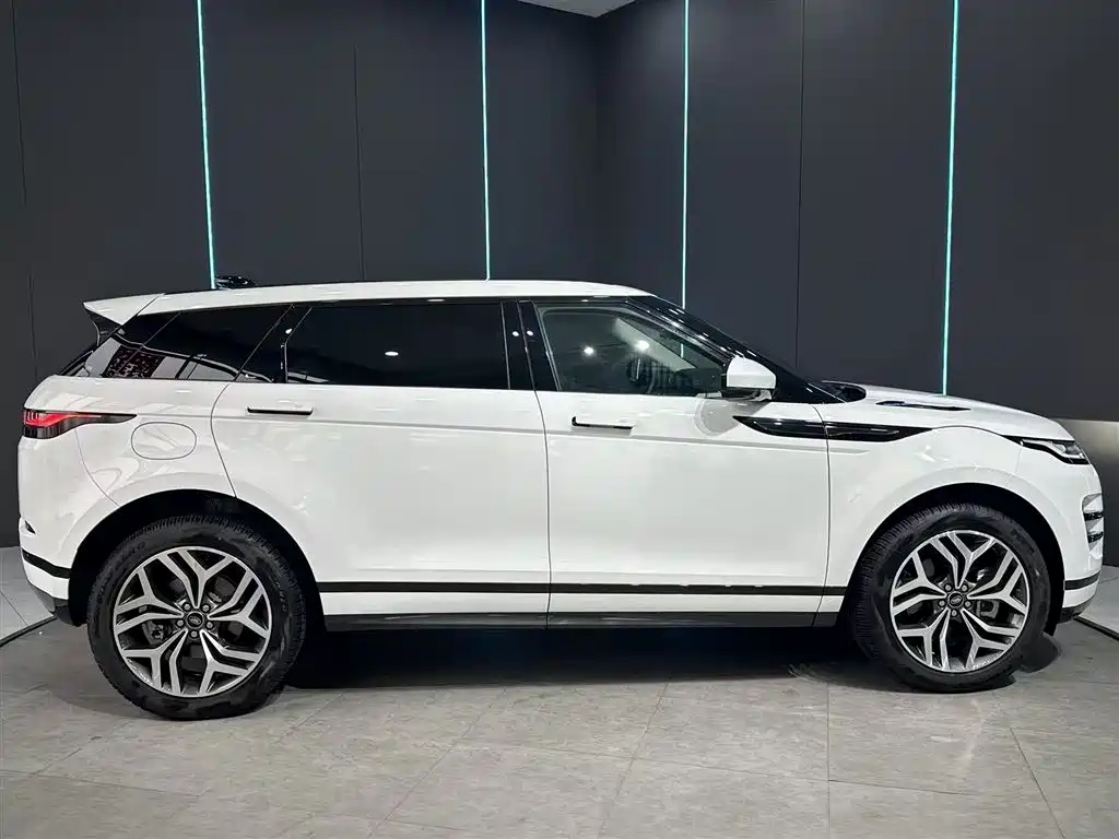 Land Rover Range Rover Evoque 2023 Range Rover Evoque L 249PS Luxury Edition фото 22