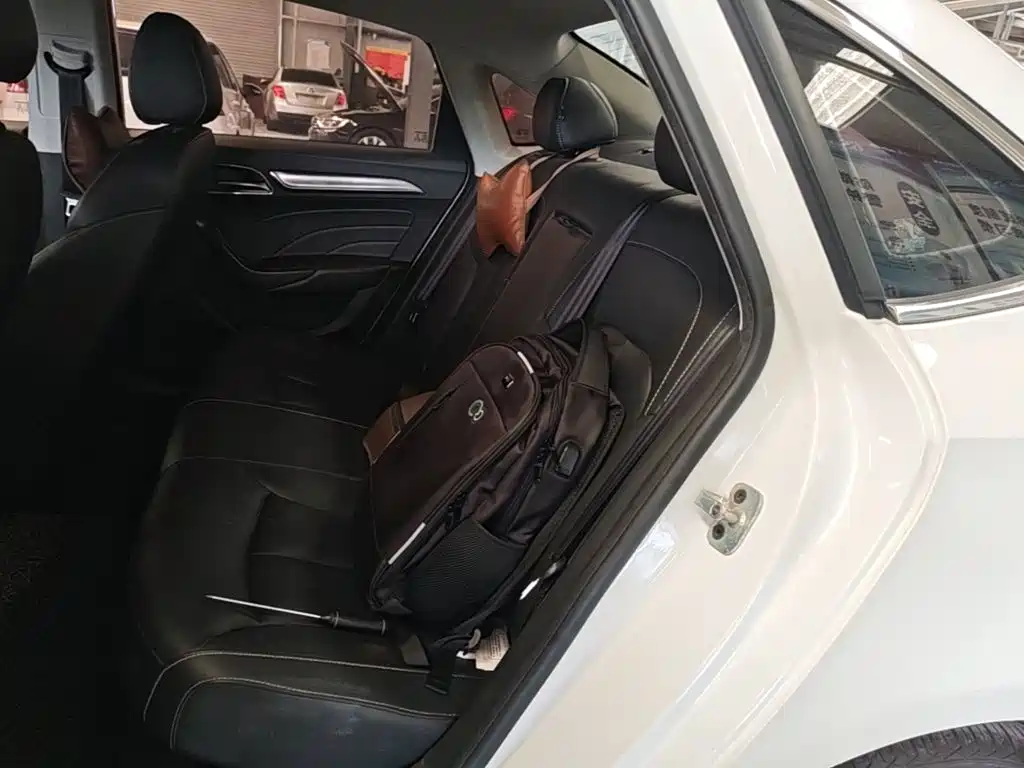 Roewe i6 2018 2018 20T Automatic Flagship Edition