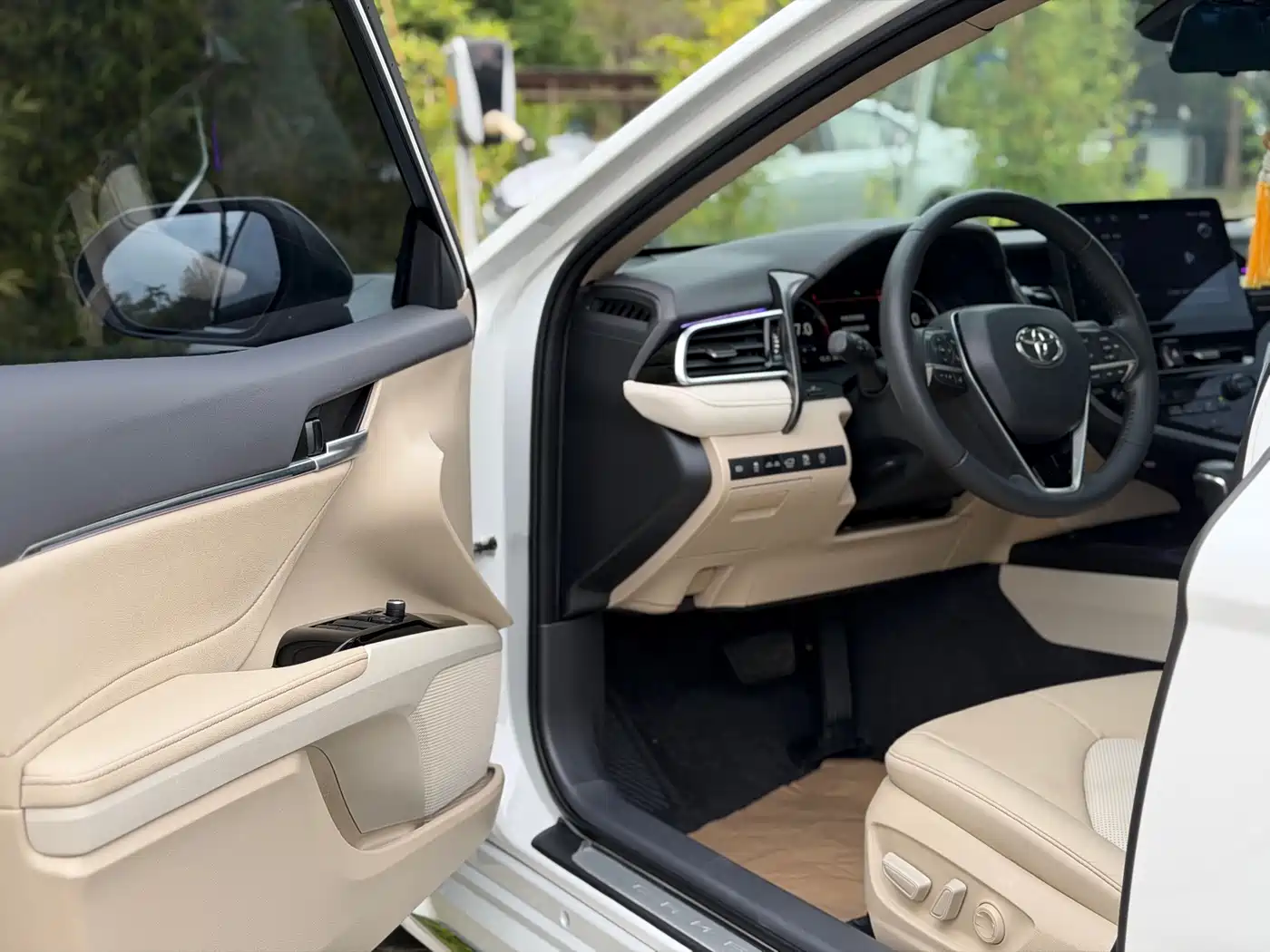 TOYOTA CAMRY