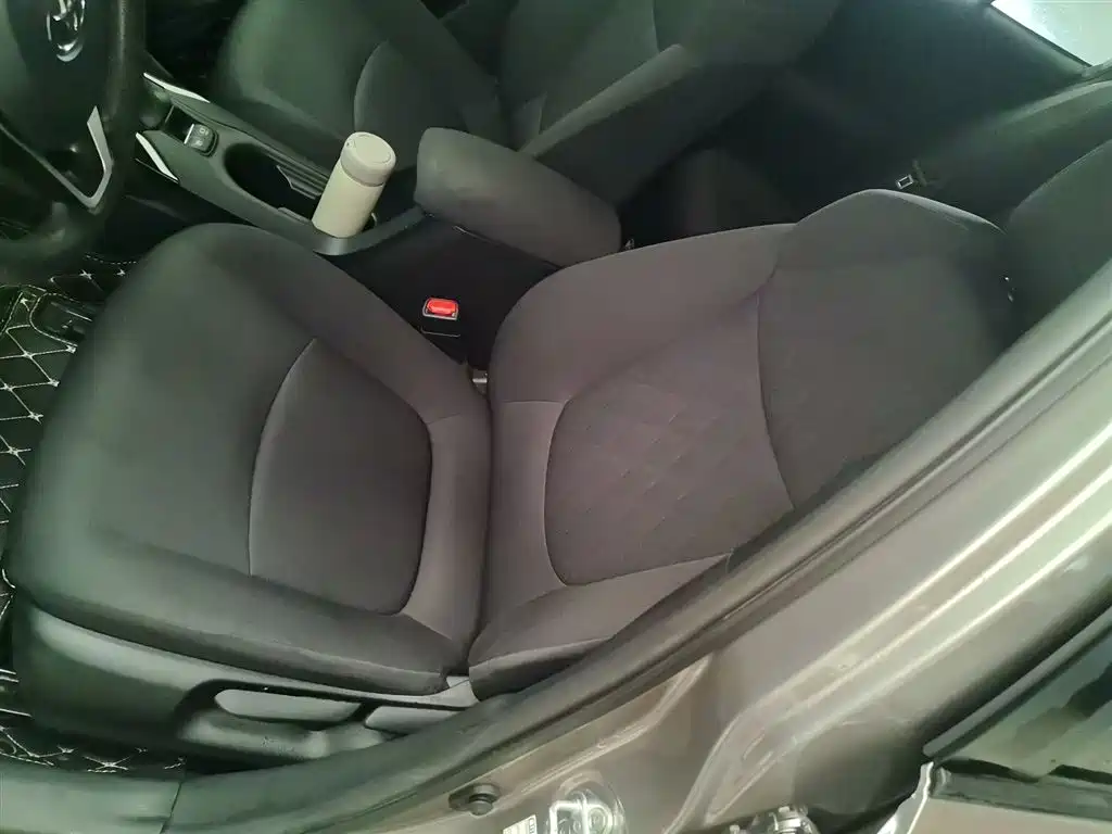 Toyota Corolla 2021 Hybrid 1.8L E-CVT Pioneer Edition фото 8