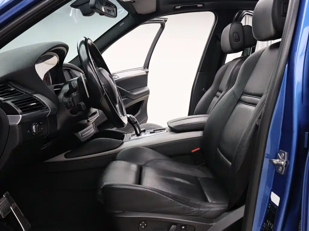 Фото 2 - BMW X5 M