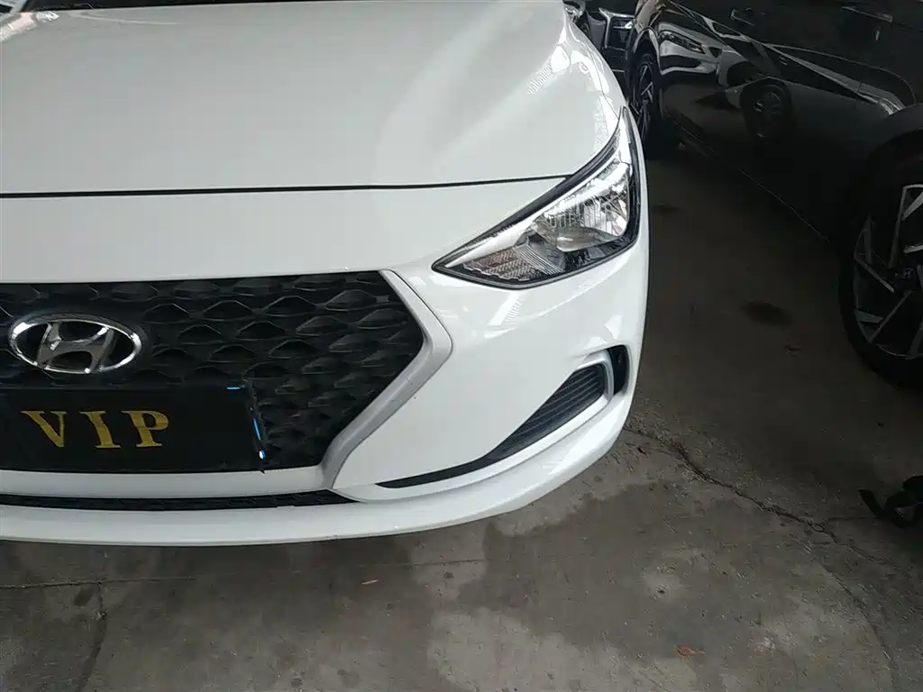 Hyundai Elantra 2020 1.6L Auto GL Pleasing Edition фото 3