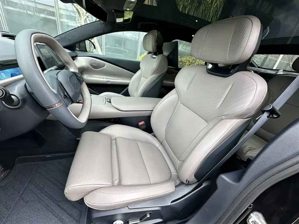 Lynk & Co Z10 2025 STARBUFF 95kWh 680km AWD Smart Drive фото 12