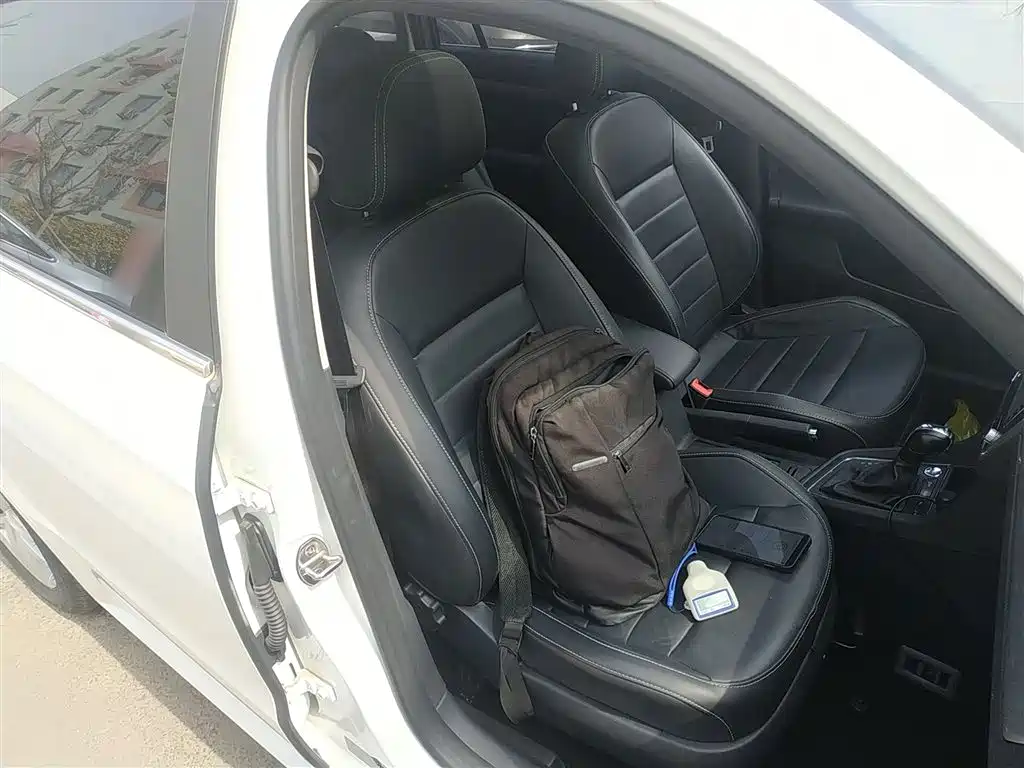 Volkswagen Lavida Tour 2017 180TSI DSG Comfort Edition фото 20