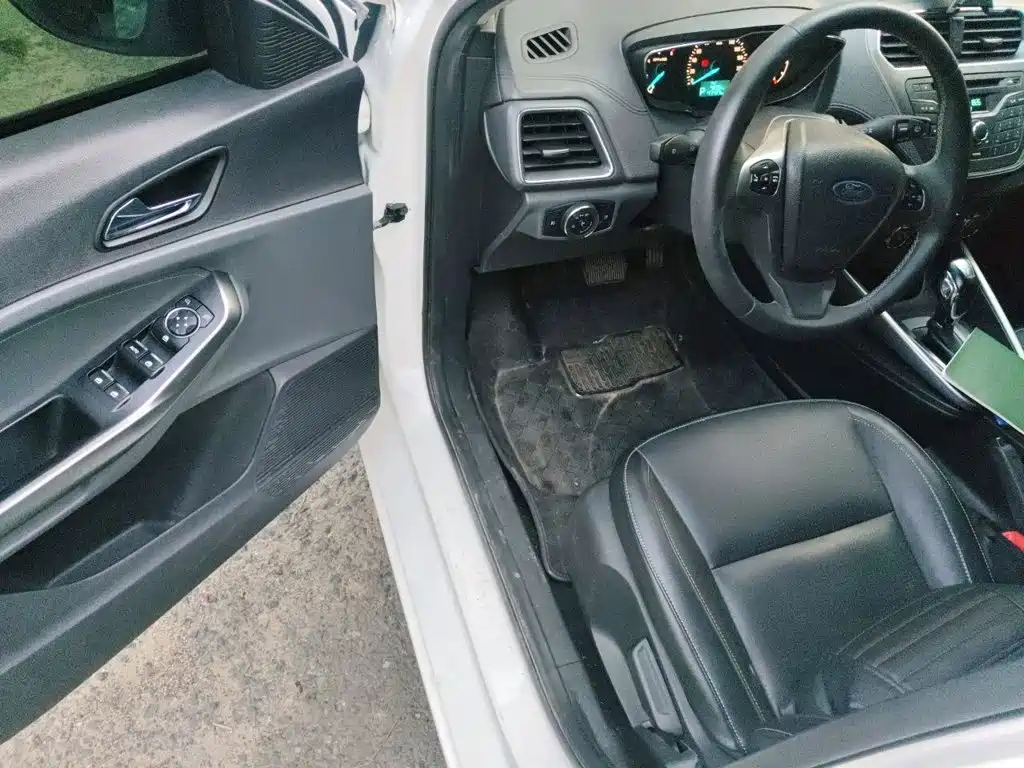 Ford Escort 2015 2015 1.5L Automatic Fashion