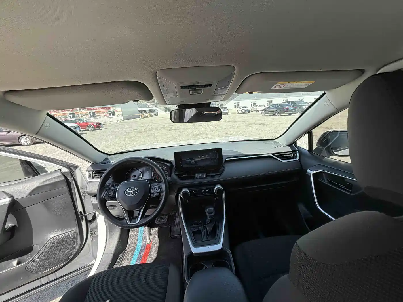 Toyota RAV4 Rongfang 2023 2.0L CVT 2WD Urban Edition фото 5