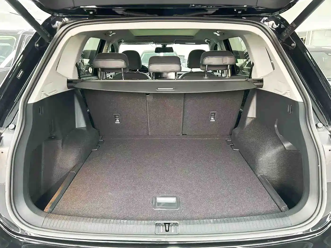 Volkswagen Tiguan L 2024 330TSI Automatic 2WD R-Line Premium Enjoyment Edition фото 20