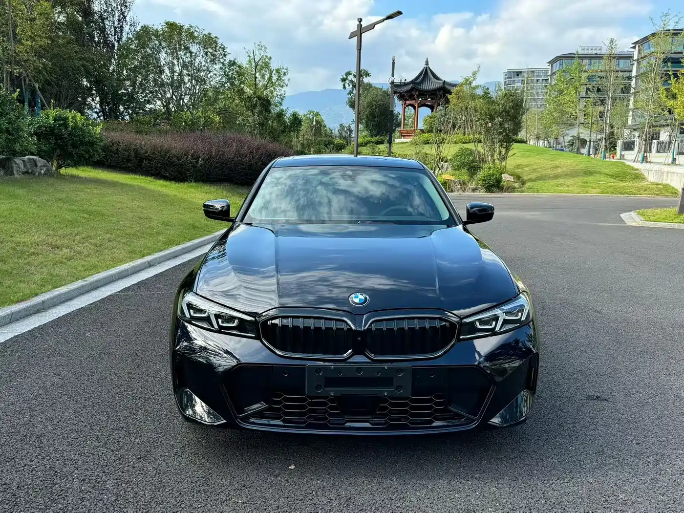 BMW 3 Series 2026 2025 330Li M Sport Night Edition