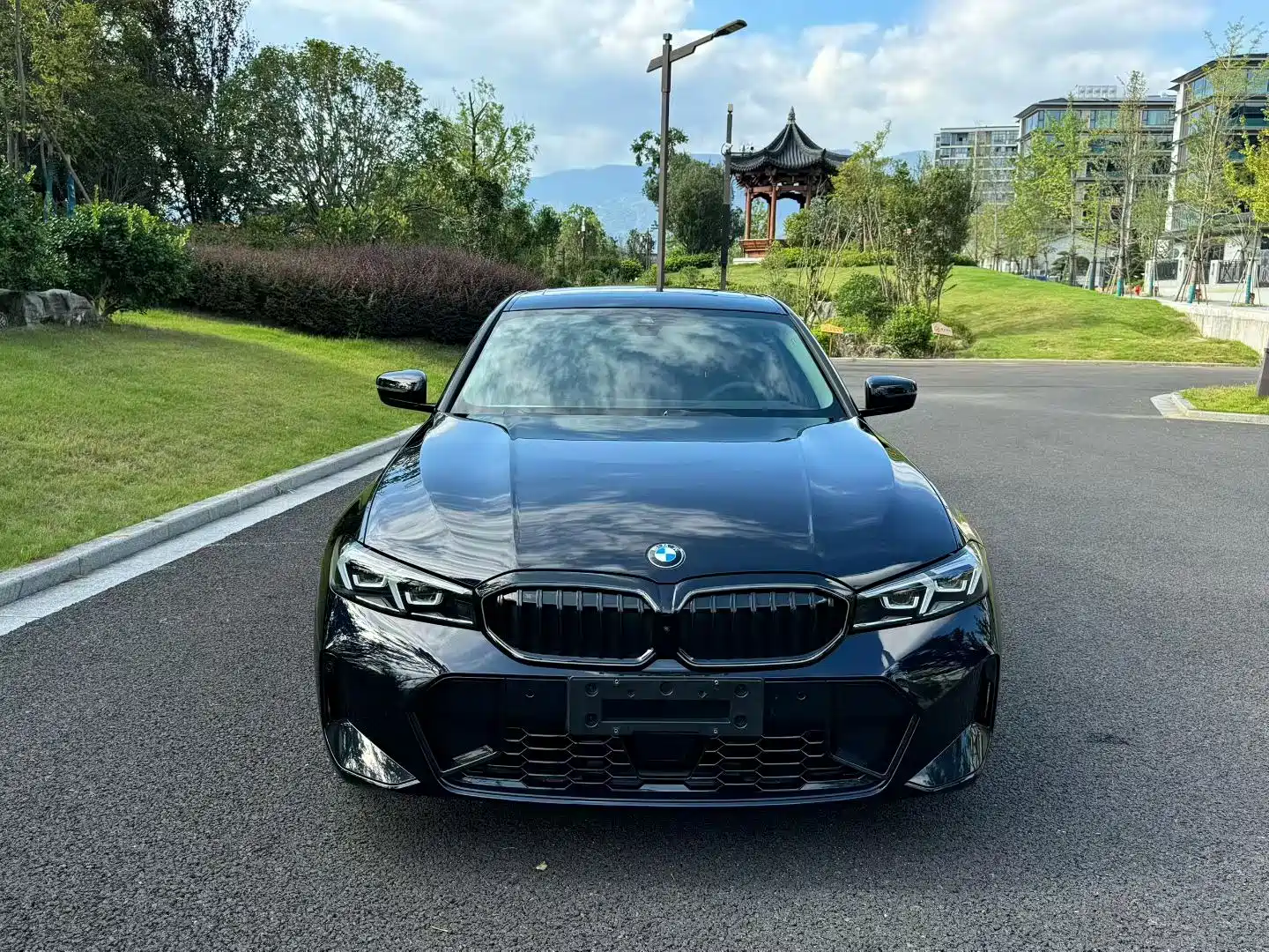 Photo 2 - BMW 3 Series