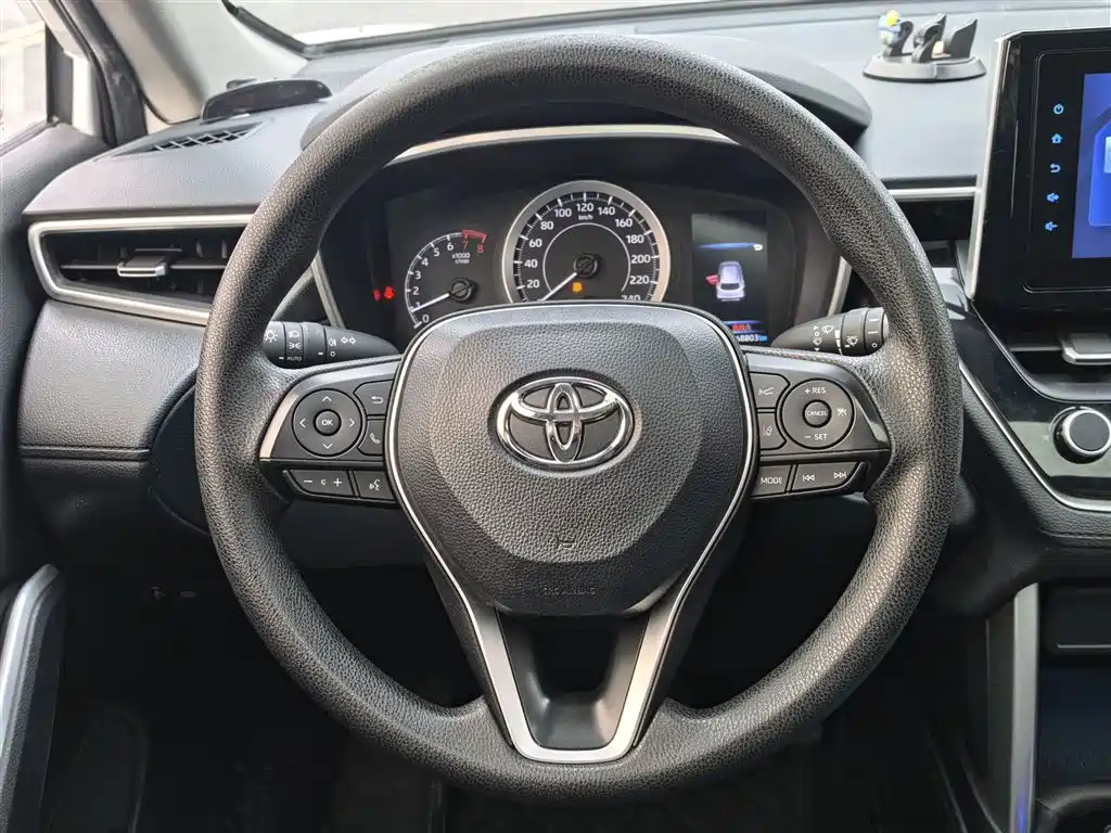 Toyota Frontlander 2022 2.0L CVT Luxury Edition фото 3