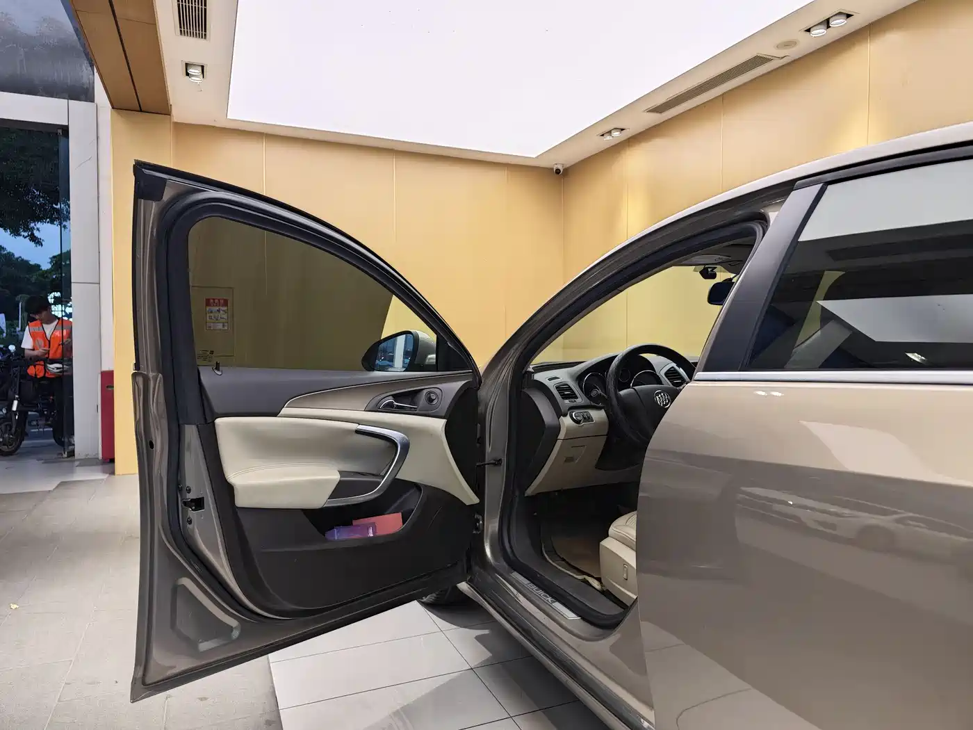 Buick Regal 2012 Model 2.0L Comfort фото 8