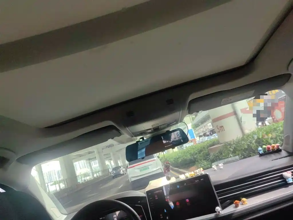 Volkswagen Sagitar 2023 300TSI DSG Surpassing Edition фото 9