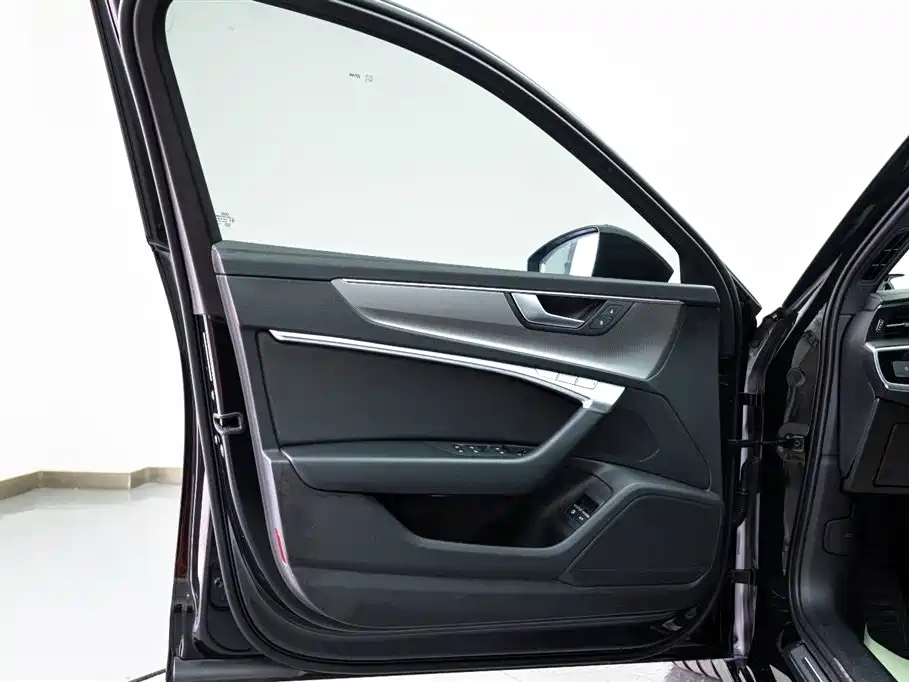 AUDI A6L NEW ENERGY