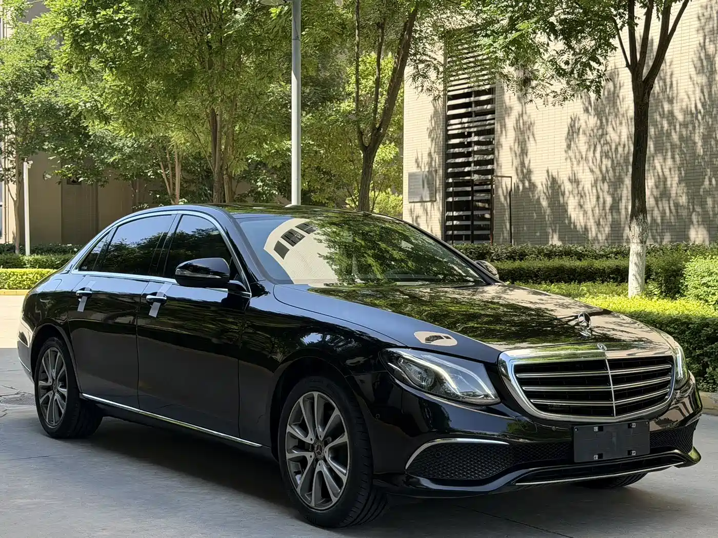 Mercedes-Benz E-Class 2018 Facelift E 200 L фото 3