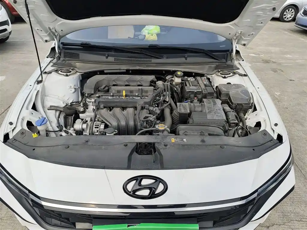 Hyundai Elantra 2023 1.5L CVT GLX Elite Edition фото 16