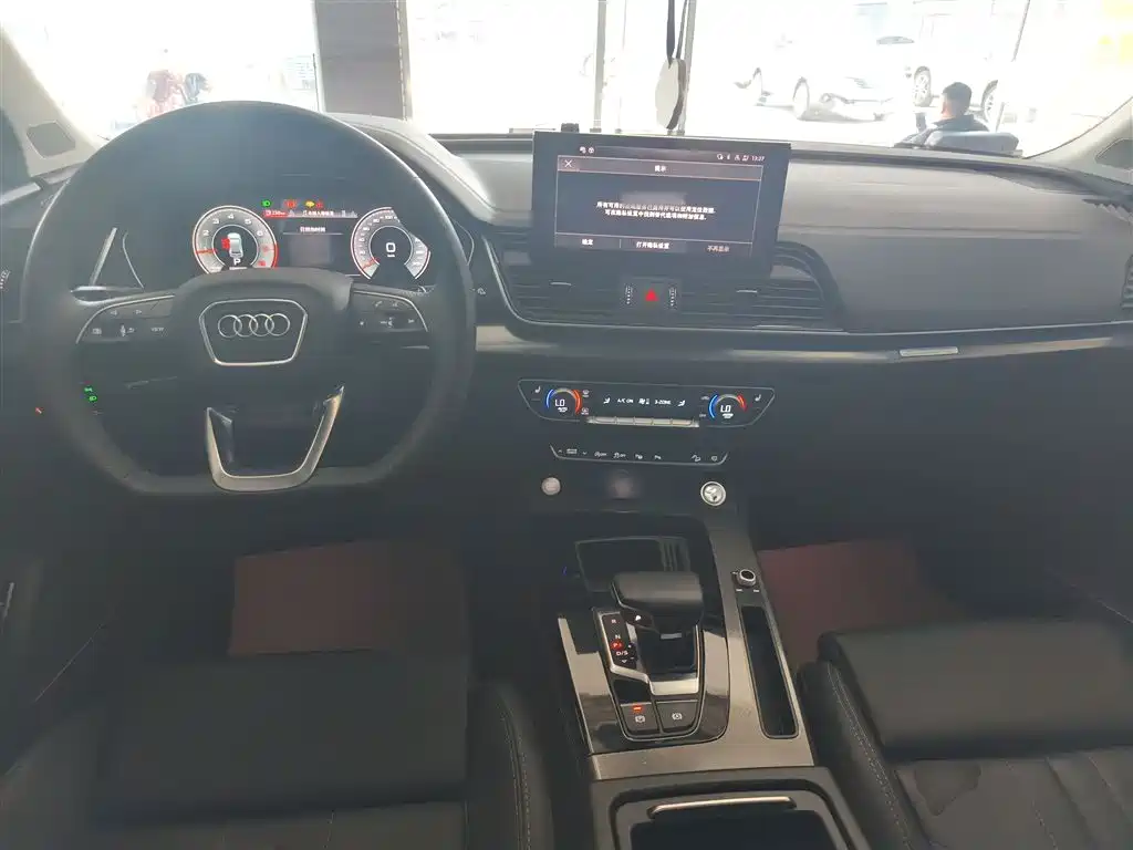 Audi Q5L 2022 Facelift 45T Luxury Dynamic фото 6