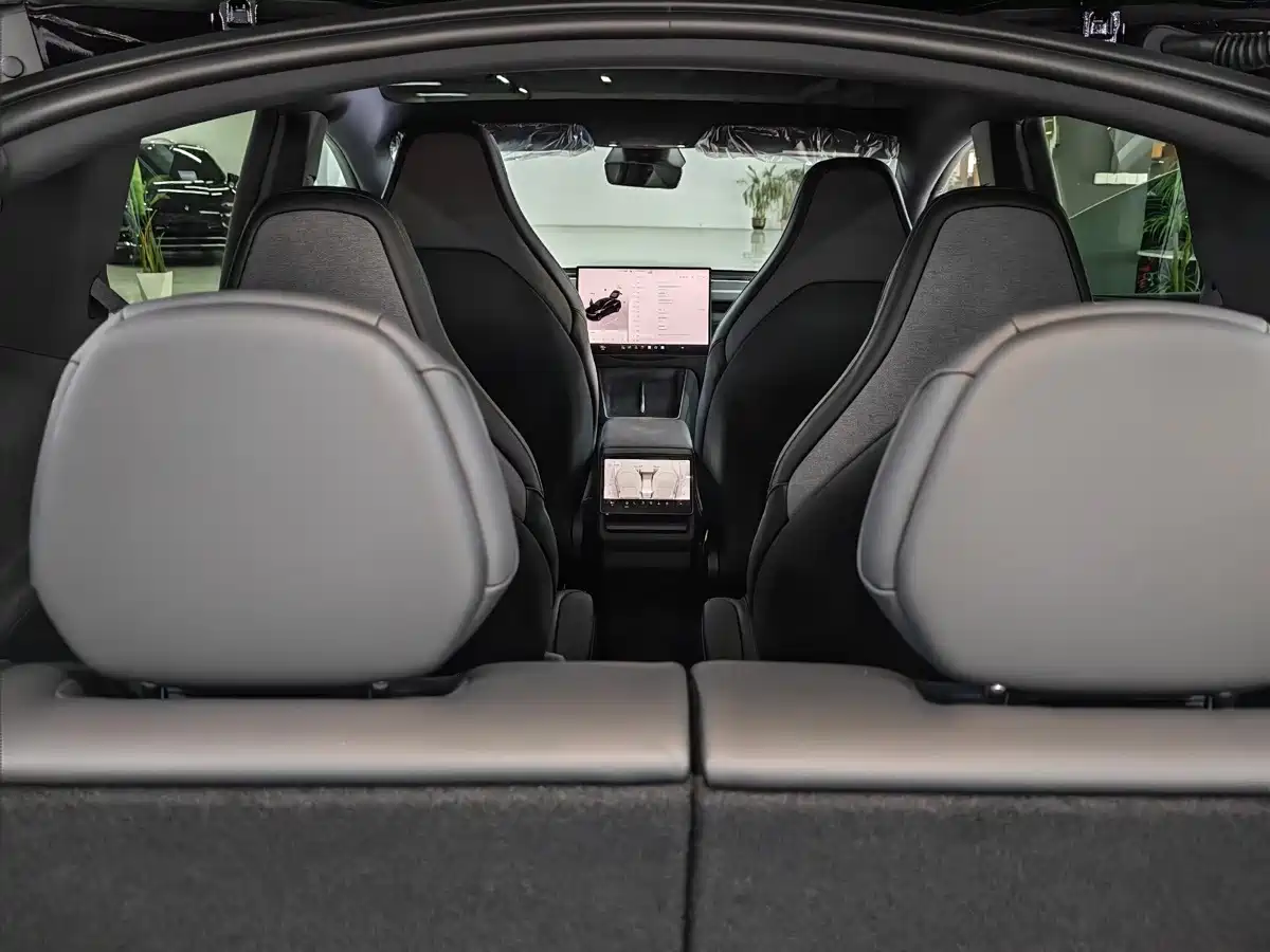 Tesla Model Y L 2026 2025 Facelift Long Range AWD