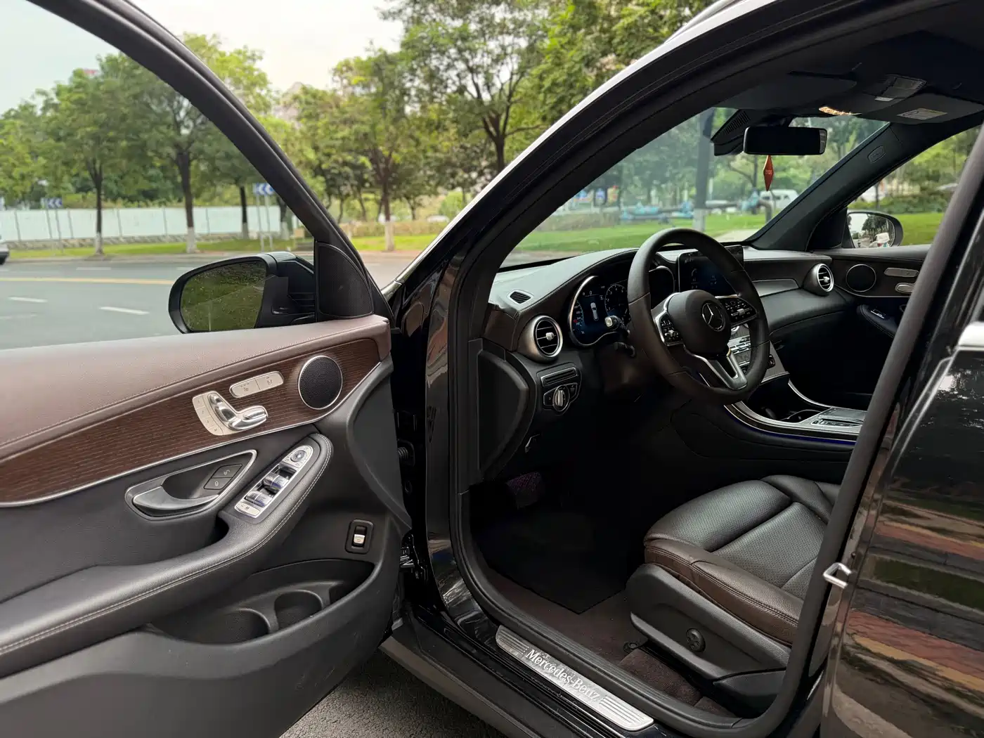 Mercedes-Benz GLC 2022 Model GLC 260 L 4MATIC Luxury Edition фото 9