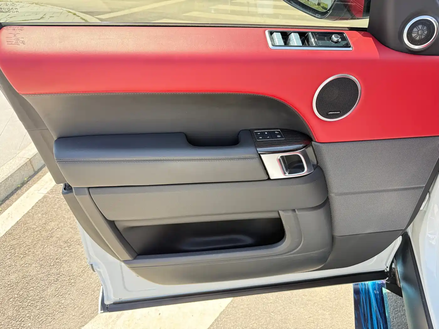 Land Rover Range Rover Sport 2022 3.0 L6 Gloss Black Edition фото 12