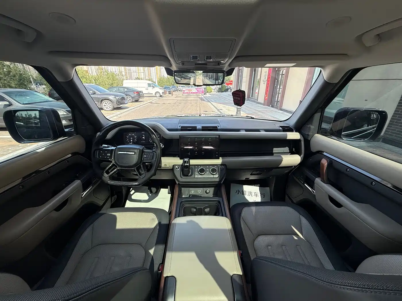 Land Rover Defender 2021 110 P400 Dark Special Edition фото 2