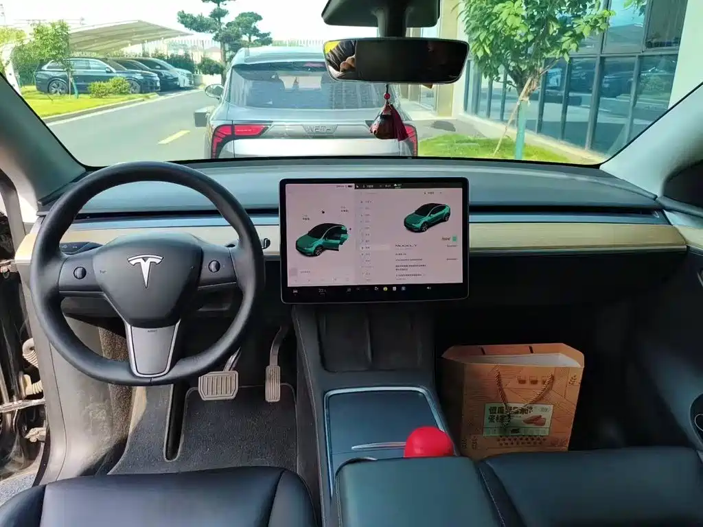 Фото 4 - Tesla Model Y