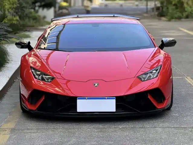 LAMBORGHINI HURACÁN