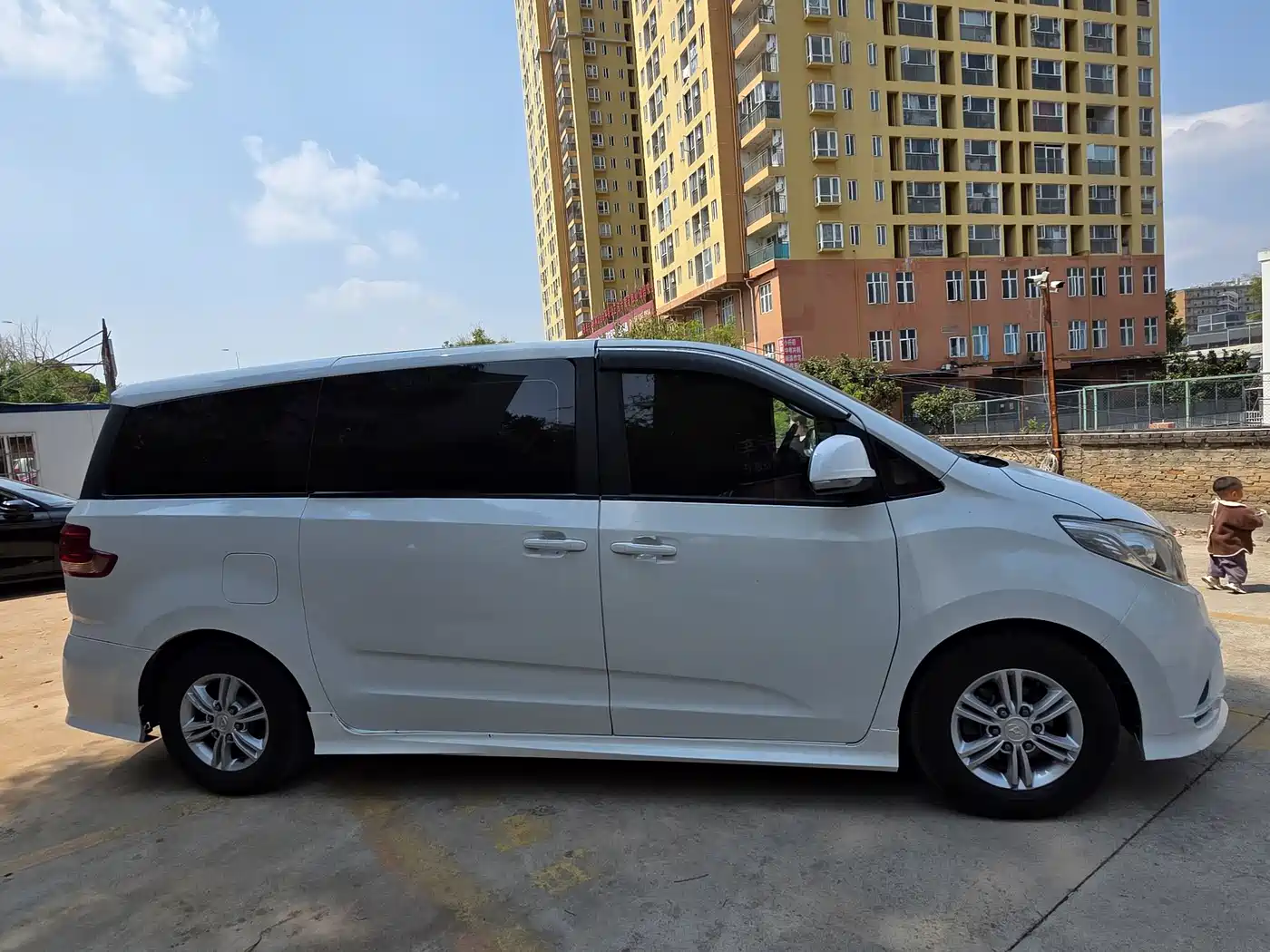 SAIC Maxus Maxus G10 2021 2.0T Manual Elite Edition Diesel 7-Seater фото 5