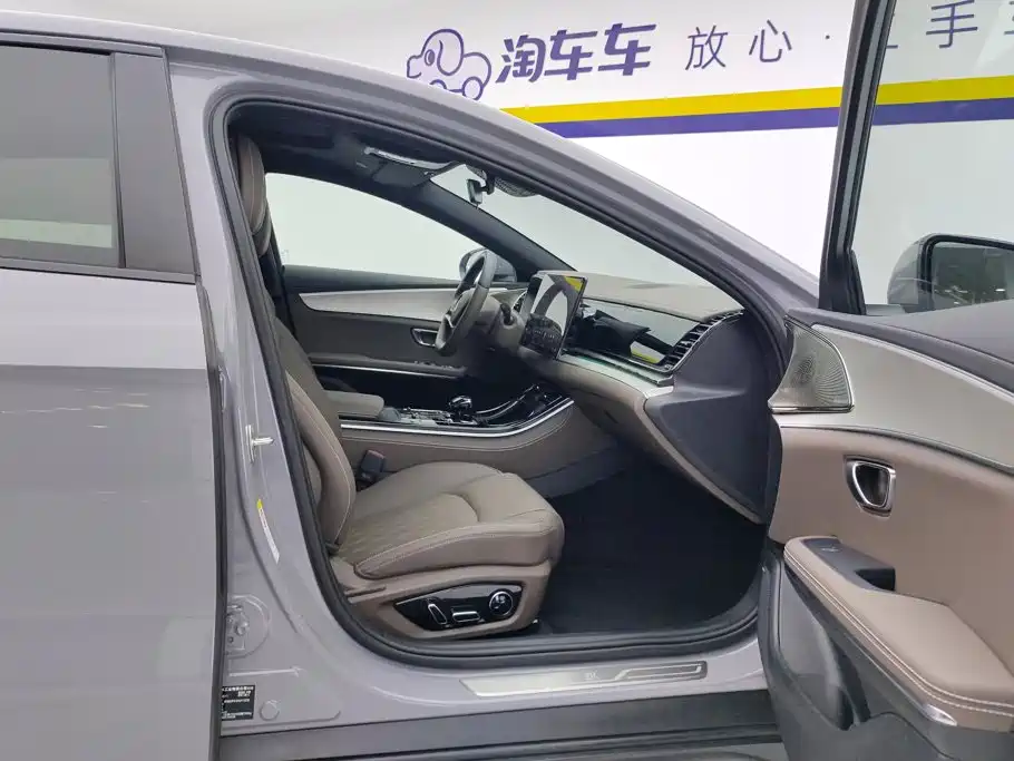BYD Han 2025 2025 DM-i Smart Driving Edition 125KM Honor