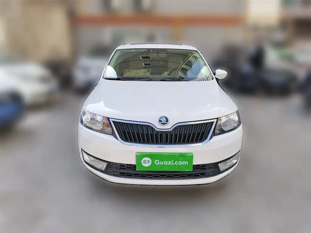 Škoda Rapid 2016 1.6L Automatic Pioneer Edition фото 24
