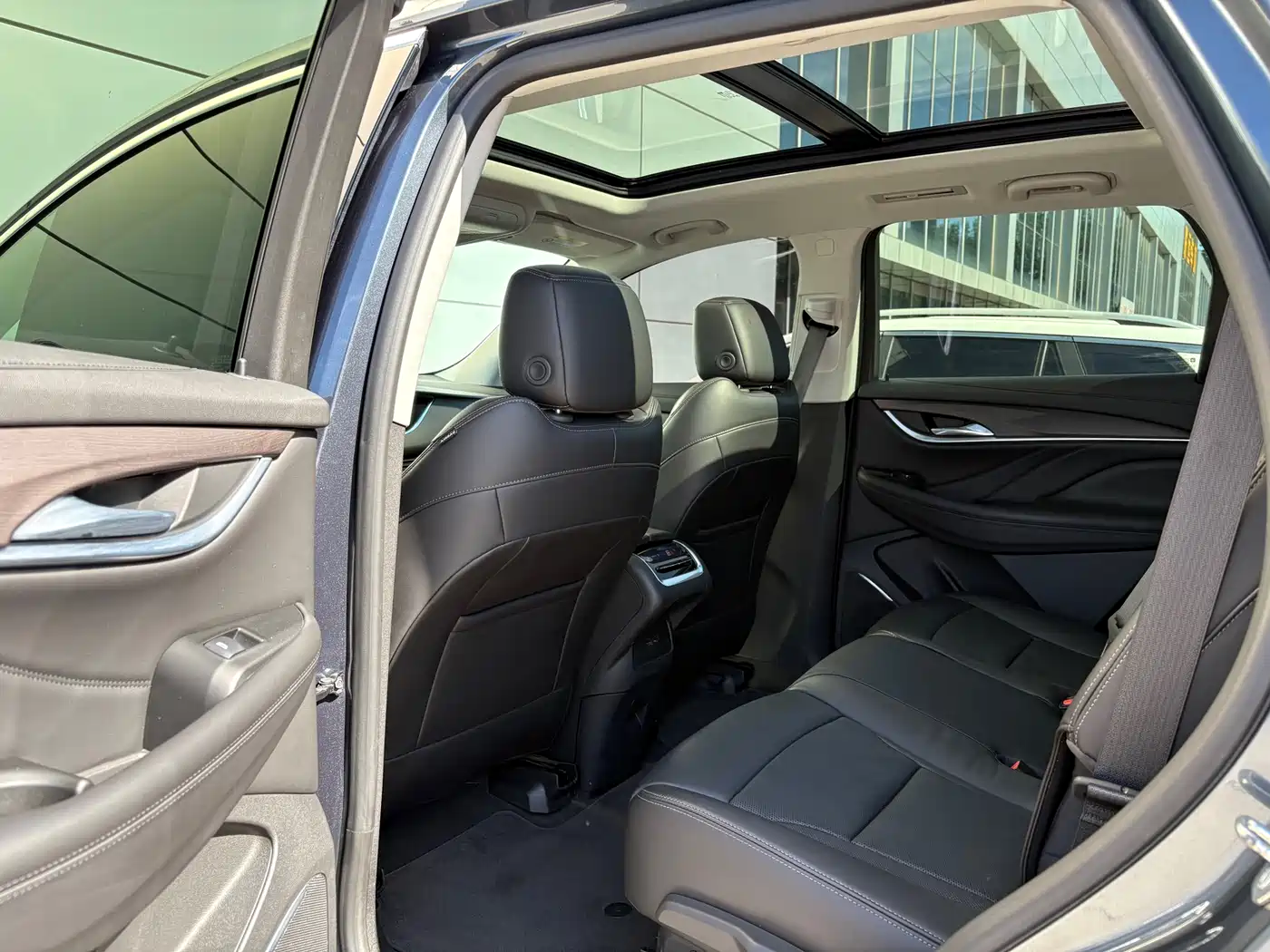 Buick Enclave 2020 28T 4WD Premium Model фото 8