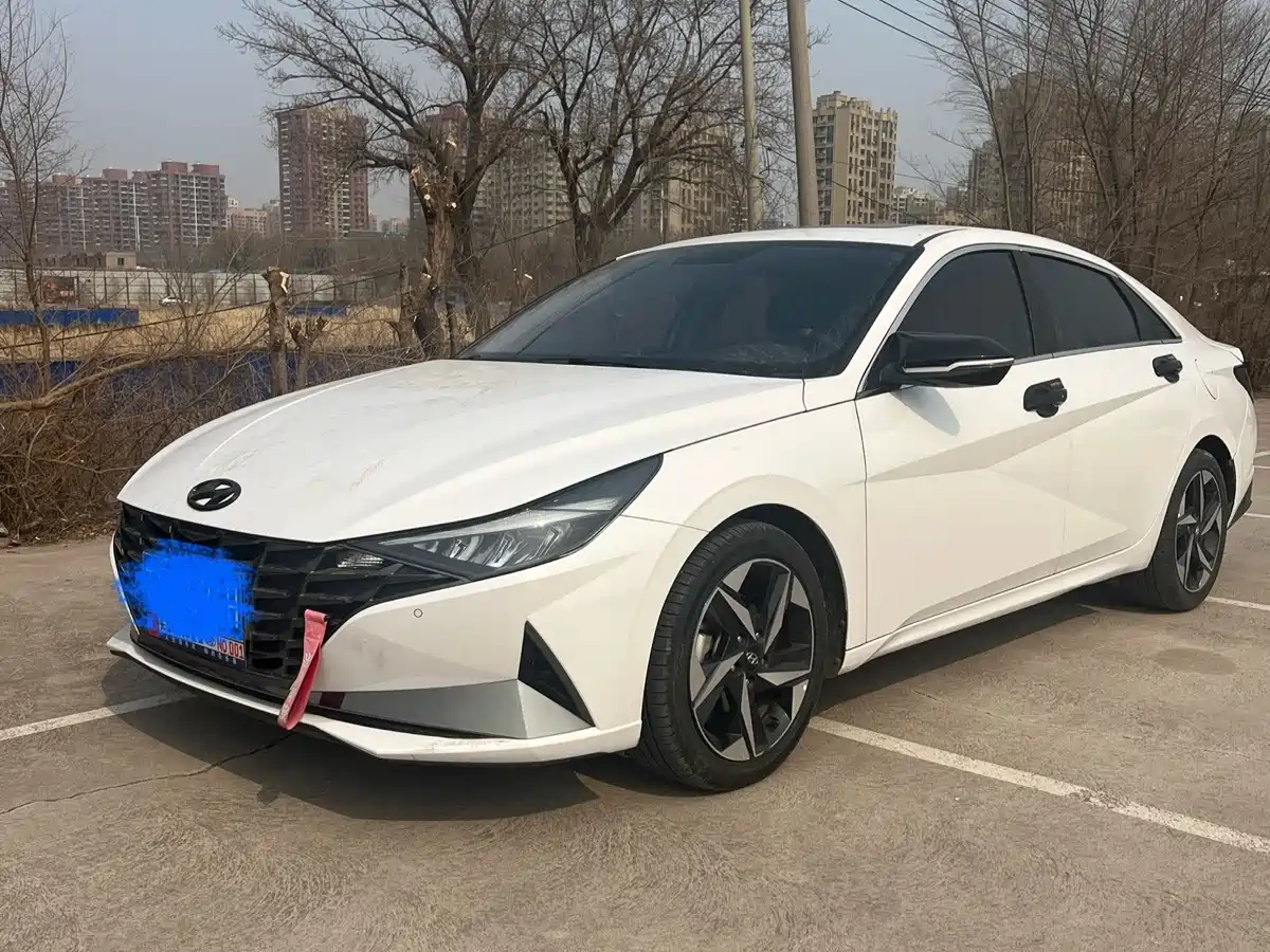 Hyundai Elantra 2021 1.5L CVT LUX Premium Edition